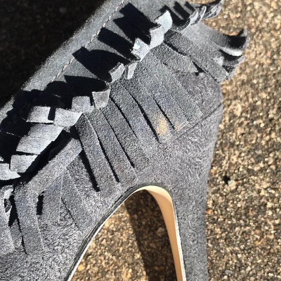 ANNE MICHELLE Gray Moccasin Heel Booties - Picture 5 of 8